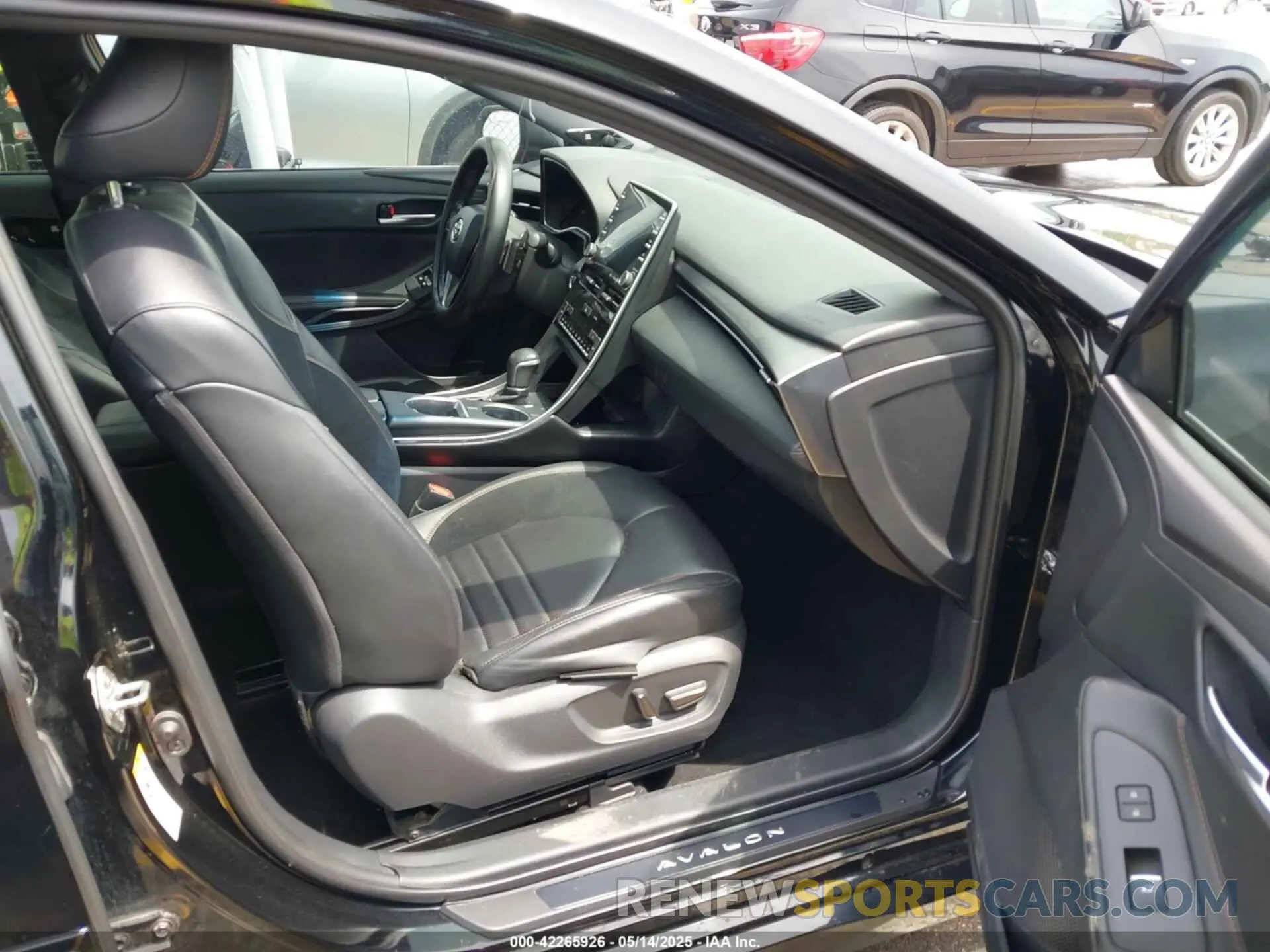 5 Photograph of a damaged car 4T1BZ1FB2KU012283 TOYOTA AVALON 2019