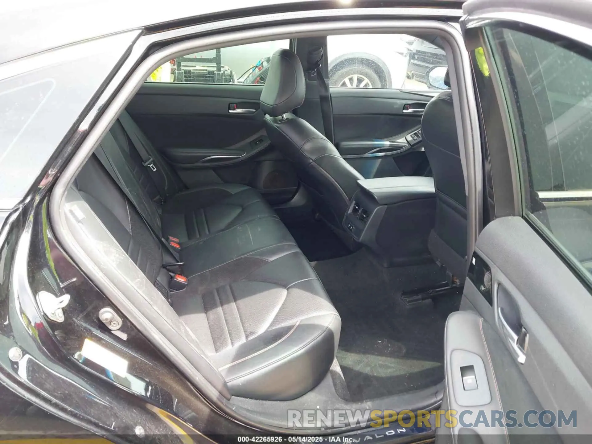 8 Photograph of a damaged car 4T1BZ1FB2KU012283 TOYOTA AVALON 2019