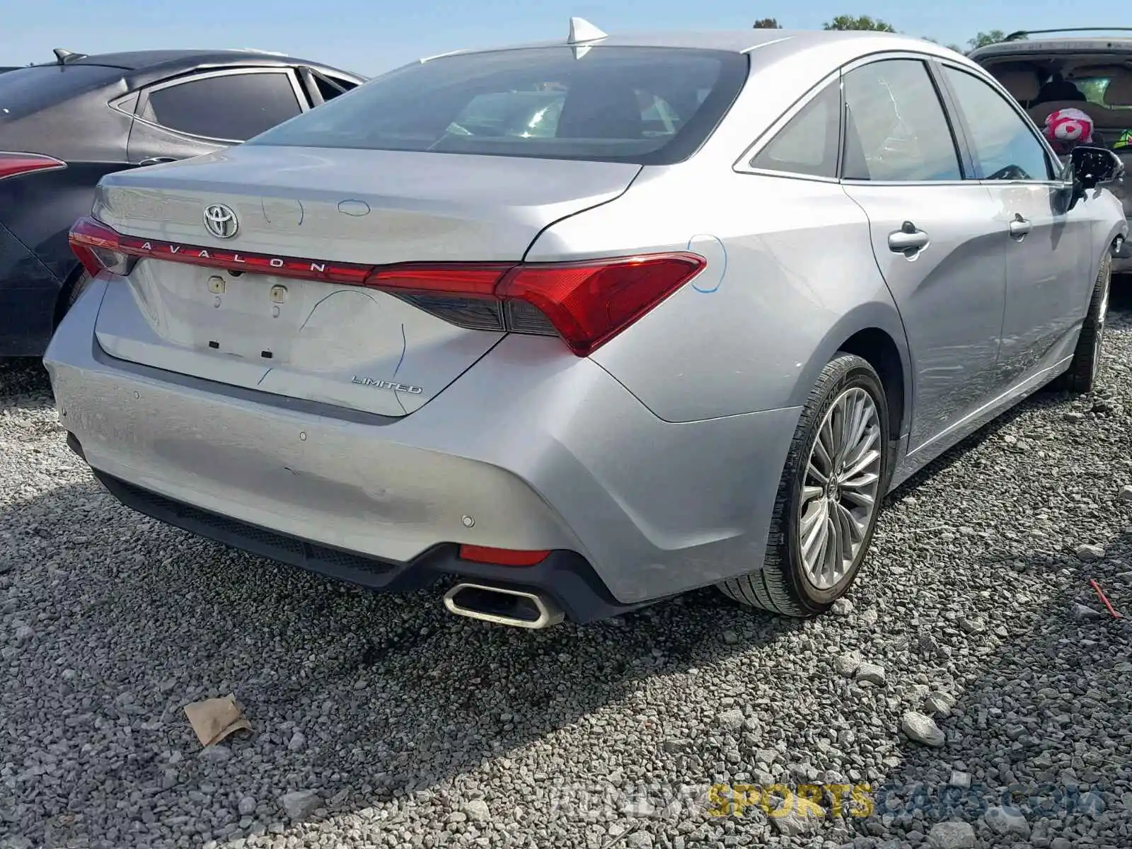 4 Photograph of a damaged car 4T1BZ1FB2KU013742 TOYOTA AVALON 2019