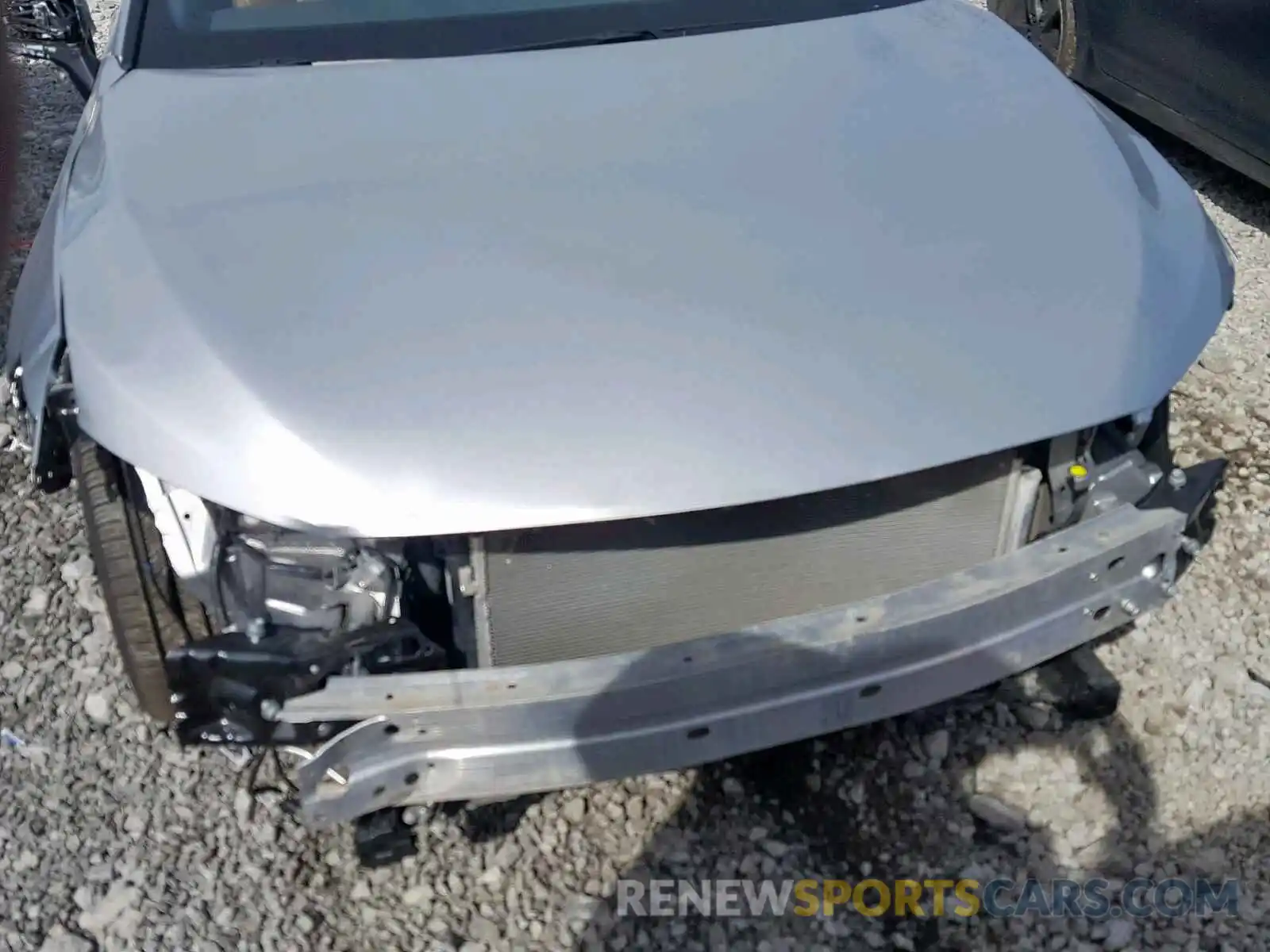 9 Photograph of a damaged car 4T1BZ1FB2KU013742 TOYOTA AVALON 2019