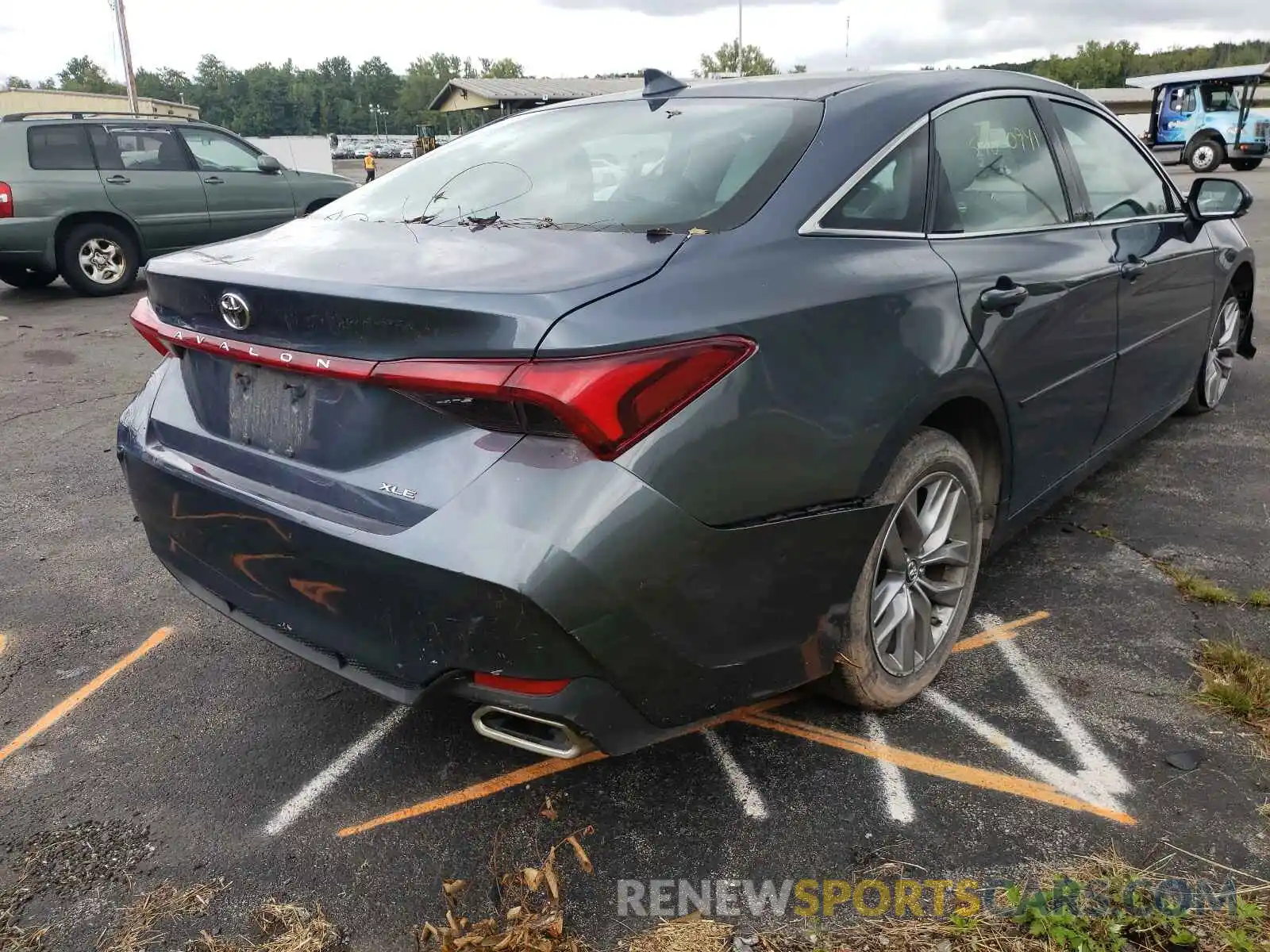 4 Photograph of a damaged car 4T1BZ1FB2KU014664 TOYOTA AVALON 2019