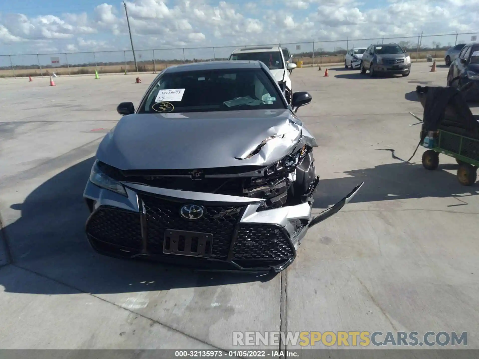 6 Photograph of a damaged car 4T1BZ1FB2KU020979 TOYOTA AVALON 2019