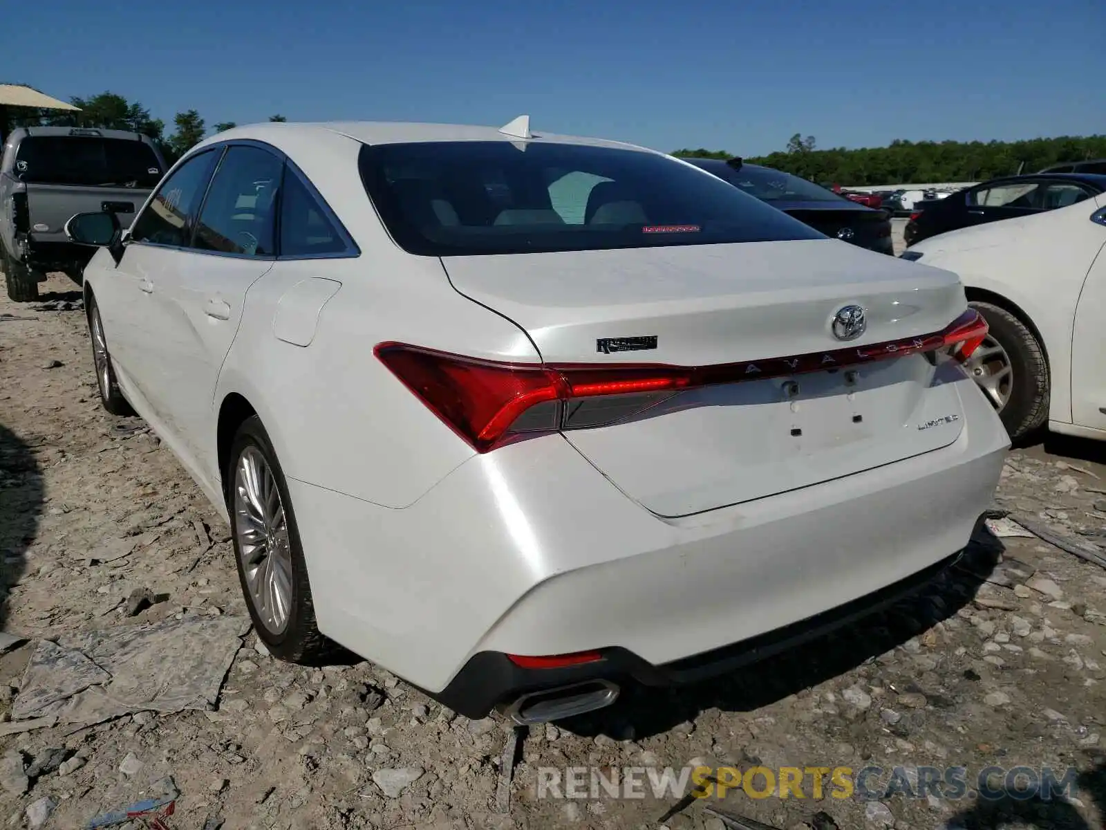 3 Photograph of a damaged car 4T1BZ1FB2KU022618 TOYOTA AVALON 2019