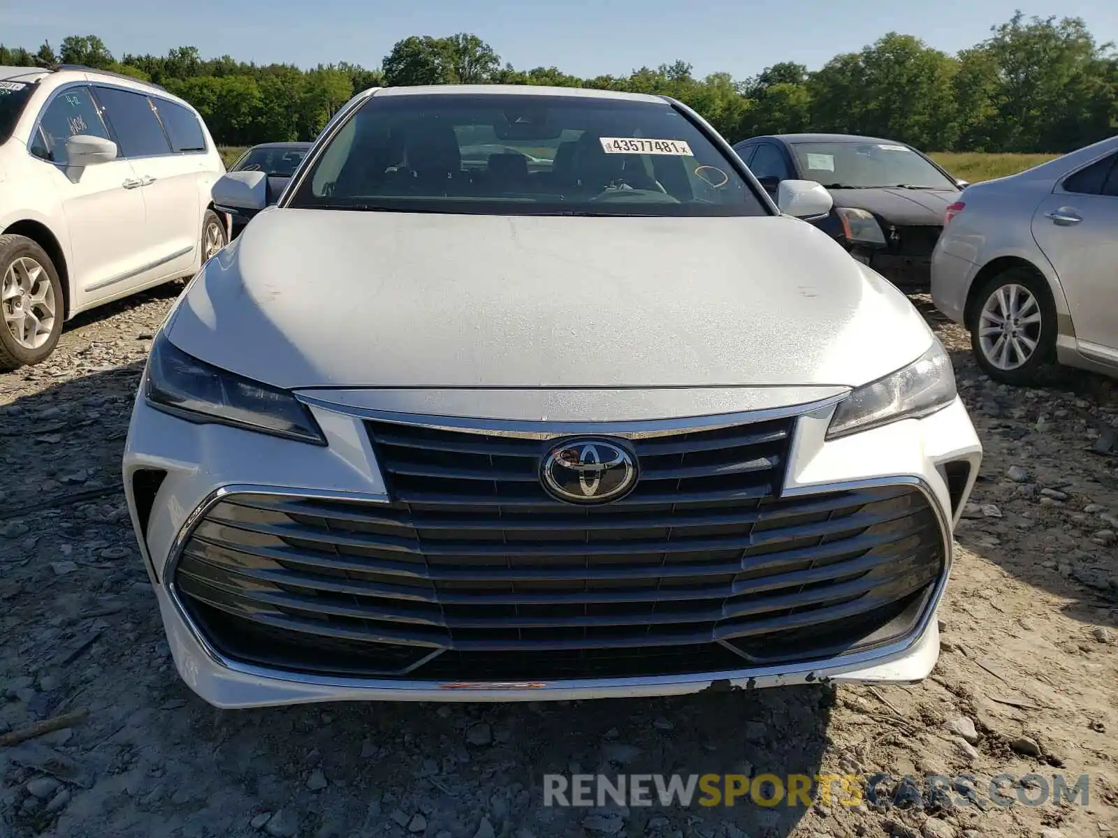 9 Photograph of a damaged car 4T1BZ1FB2KU022618 TOYOTA AVALON 2019