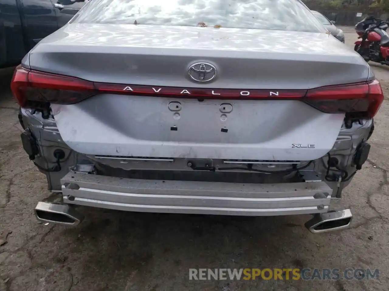 9 Photograph of a damaged car 4T1BZ1FB2KU024322 TOYOTA AVALON 2019