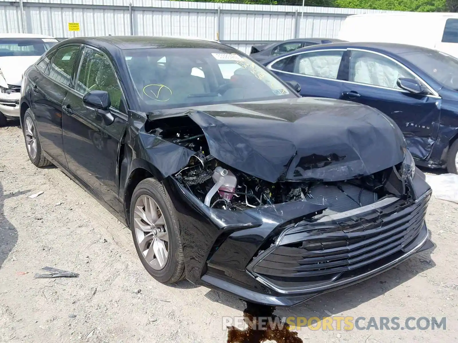 1 Photograph of a damaged car 4T1BZ1FB2KU026829 TOYOTA AVALON 2019