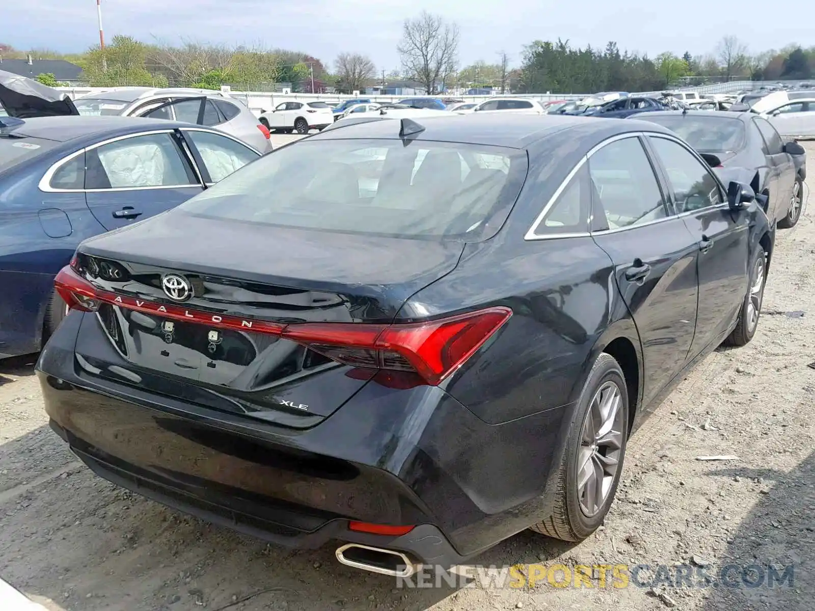 4 Photograph of a damaged car 4T1BZ1FB2KU026829 TOYOTA AVALON 2019