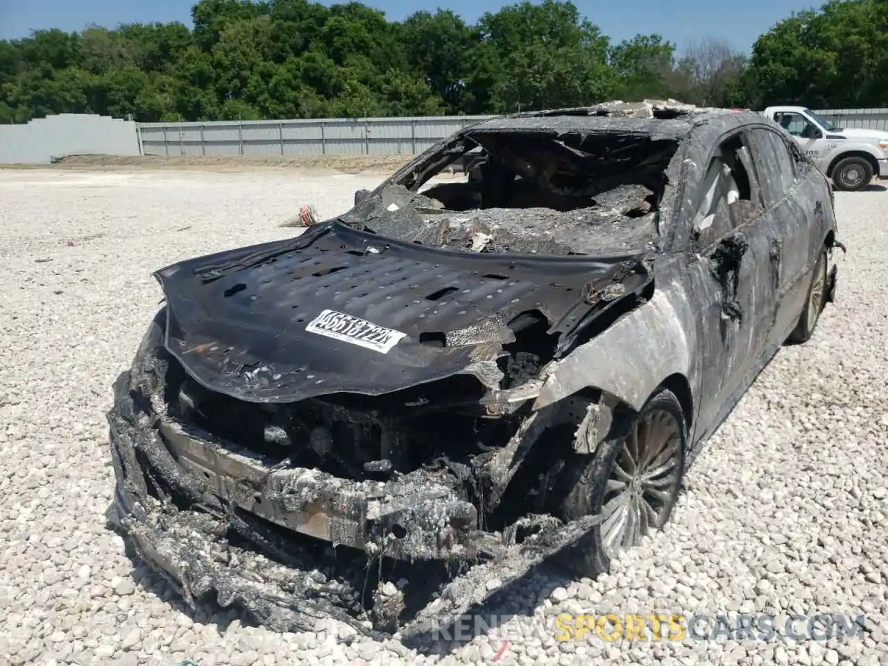 2 Photograph of a damaged car 4T1BZ1FB2KU031626 TOYOTA AVALON 2019