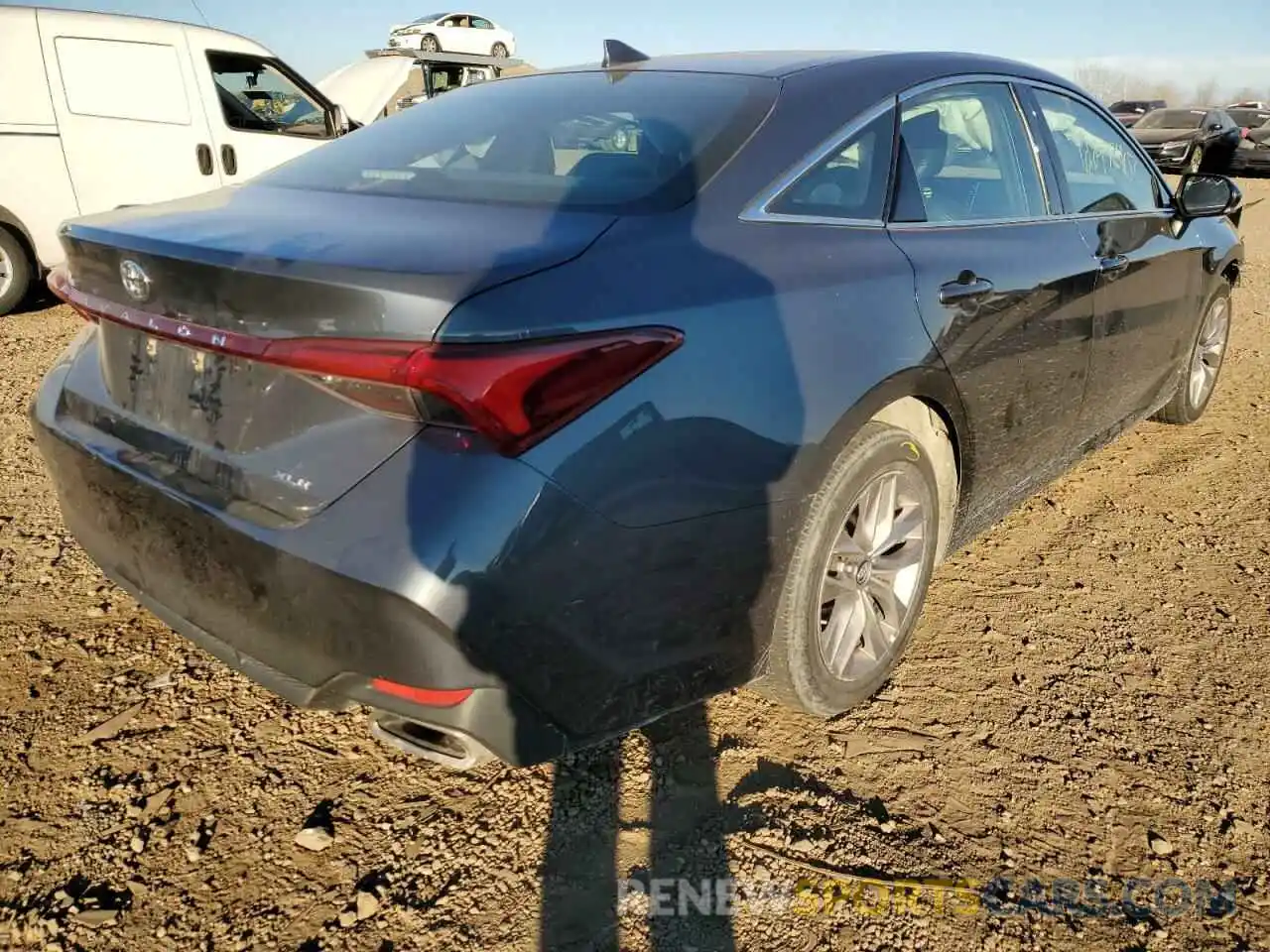 4 Photograph of a damaged car 4T1BZ1FB2KU031965 TOYOTA AVALON 2019