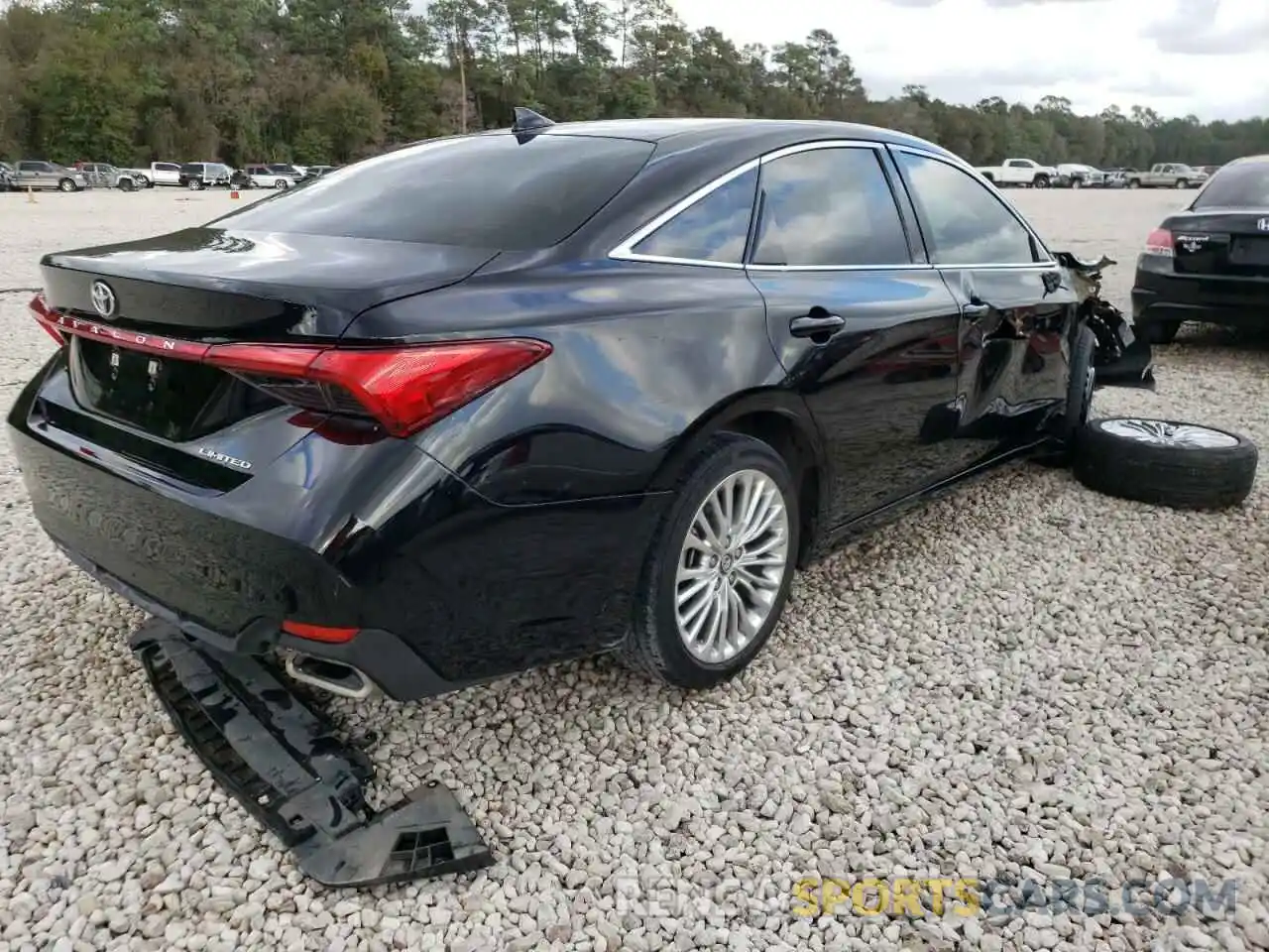 4 Photograph of a damaged car 4T1BZ1FB2KU037944 TOYOTA AVALON 2019