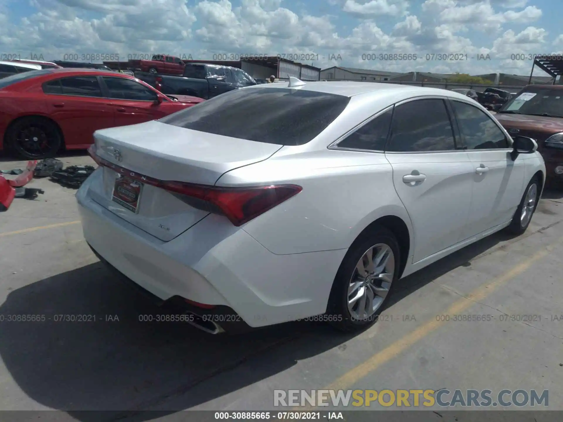 4 Photograph of a damaged car 4T1BZ1FB3KU003656 TOYOTA AVALON 2019