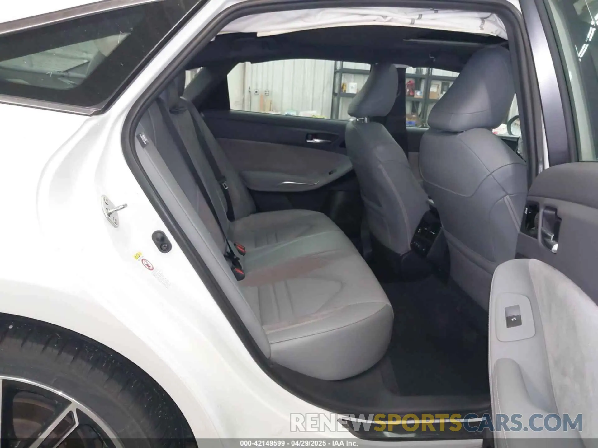 8 Photograph of a damaged car 4T1BZ1FB3KU004483 TOYOTA AVALON 2019
