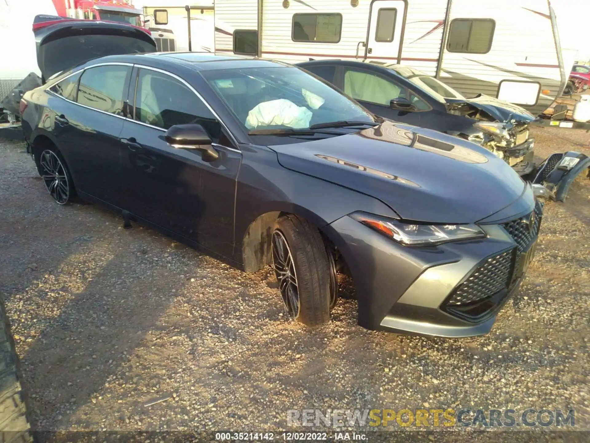 1 Photograph of a damaged car 4T1BZ1FB3KU004886 TOYOTA AVALON 2019