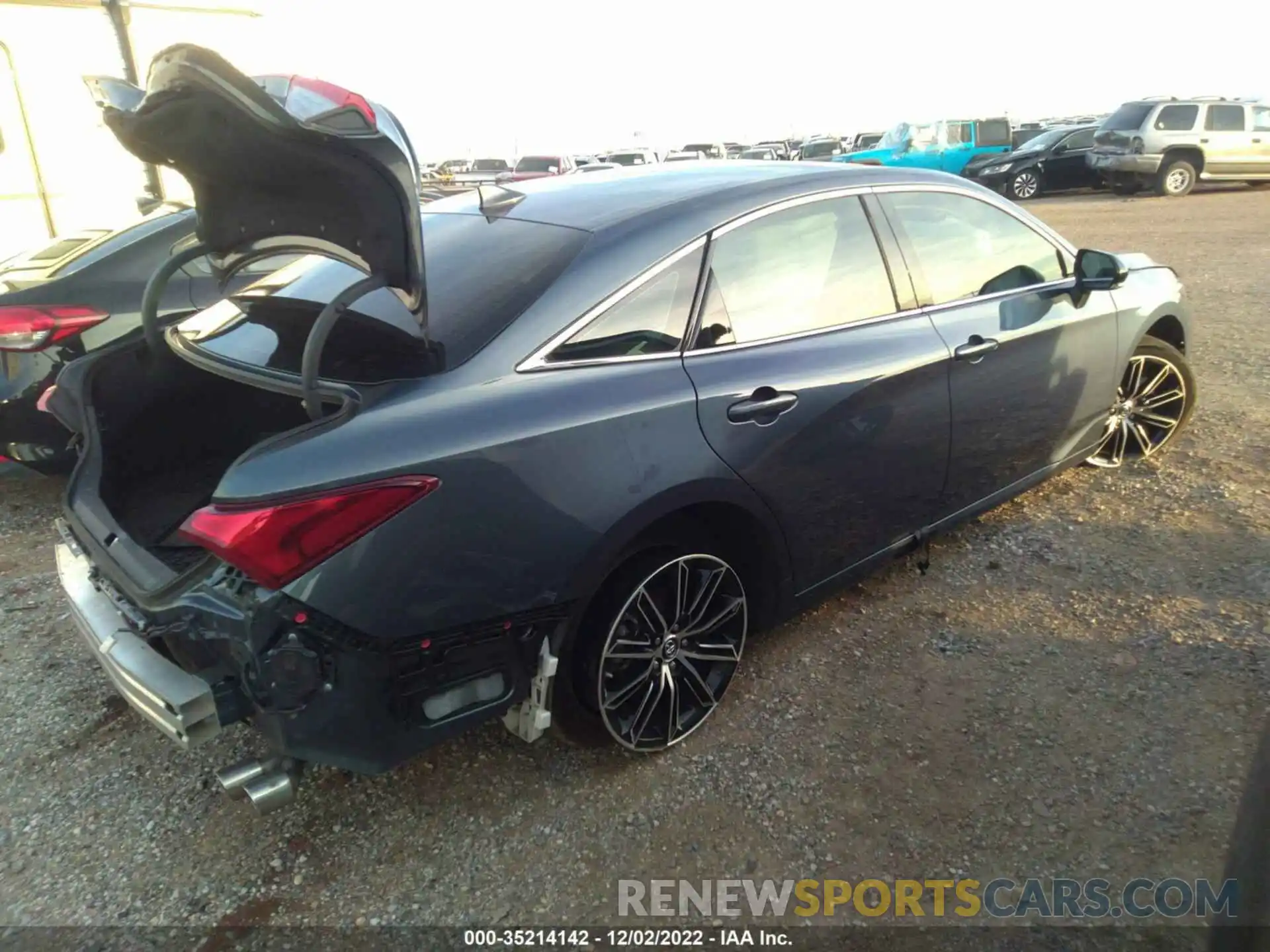 4 Photograph of a damaged car 4T1BZ1FB3KU004886 TOYOTA AVALON 2019