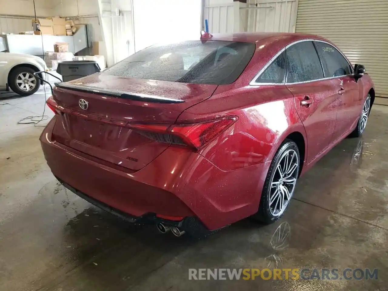 4 Photograph of a damaged car 4T1BZ1FB3KU005780 TOYOTA AVALON 2019