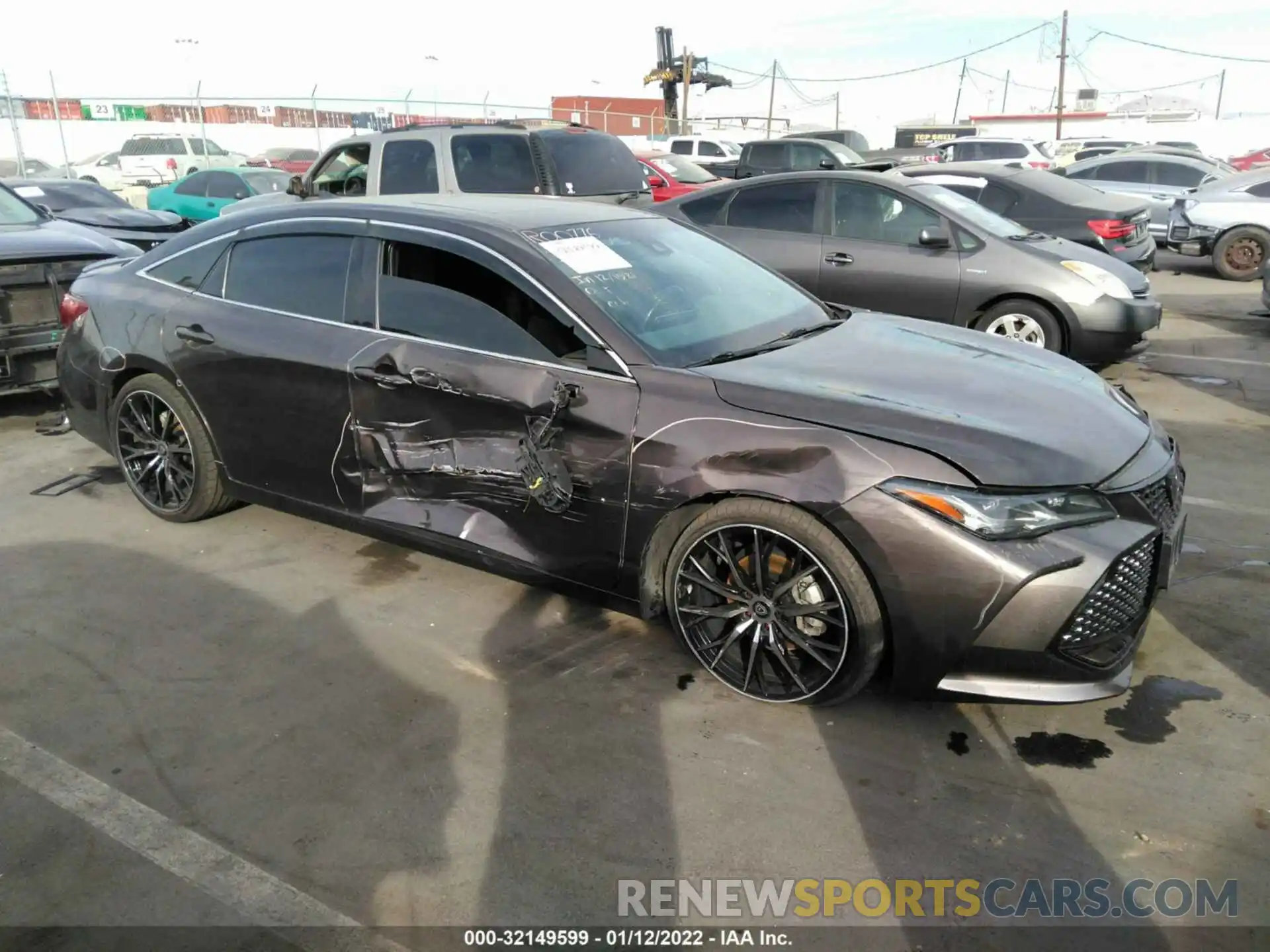 1 Photograph of a damaged car 4T1BZ1FB3KU006508 TOYOTA AVALON 2019