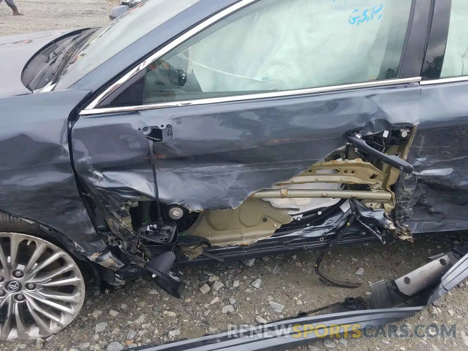 9 Photograph of a damaged car 4T1BZ1FB3KU014639 TOYOTA AVALON 2019