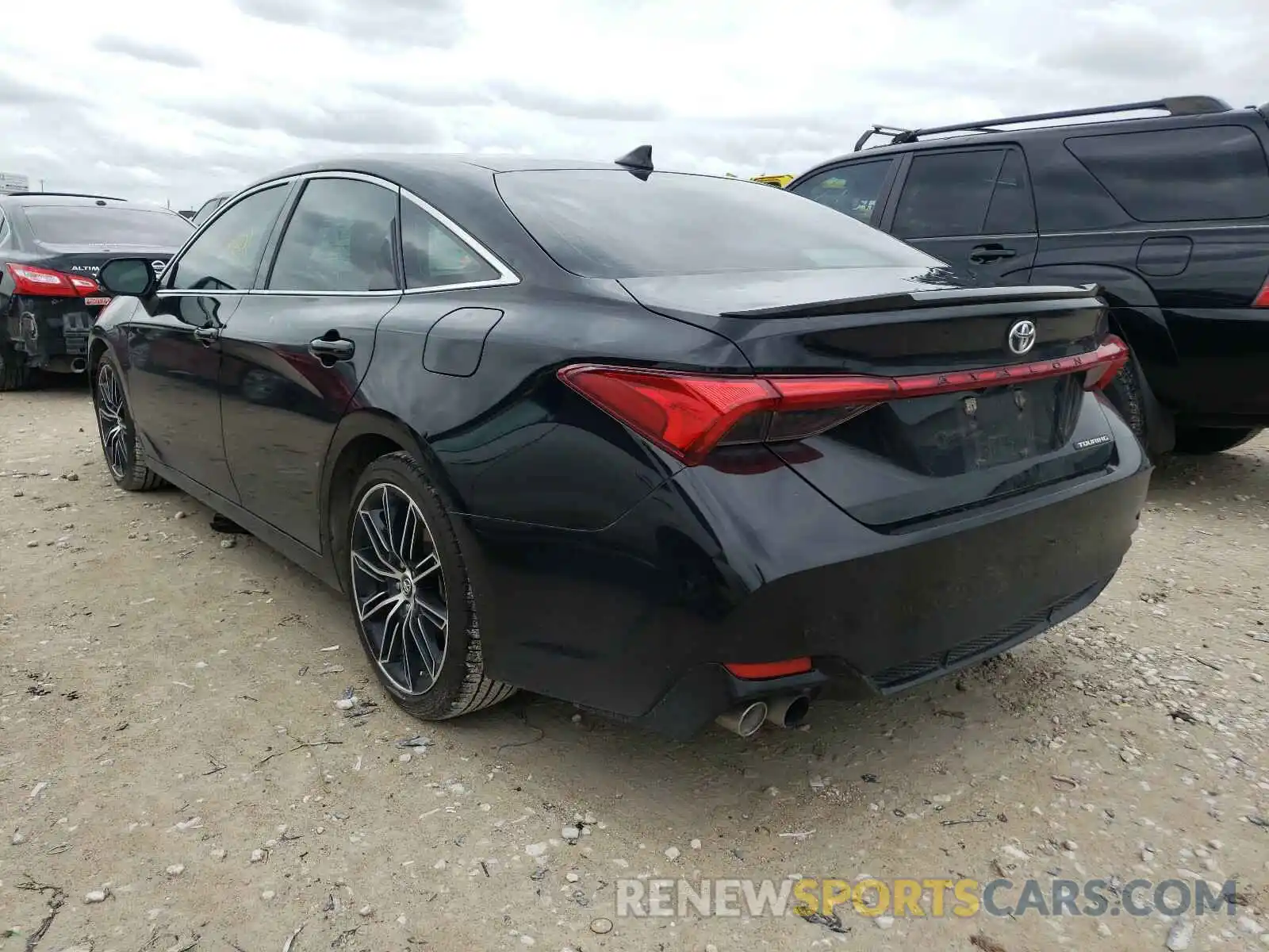 3 Photograph of a damaged car 4T1BZ1FB3KU016407 TOYOTA AVALON 2019