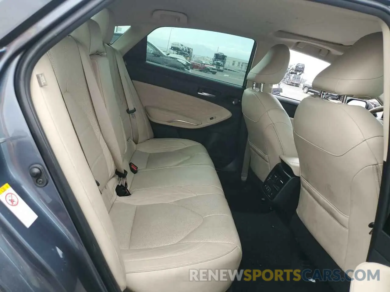10 Photograph of a damaged car 4T1BZ1FB3KU020330 TOYOTA AVALON 2019