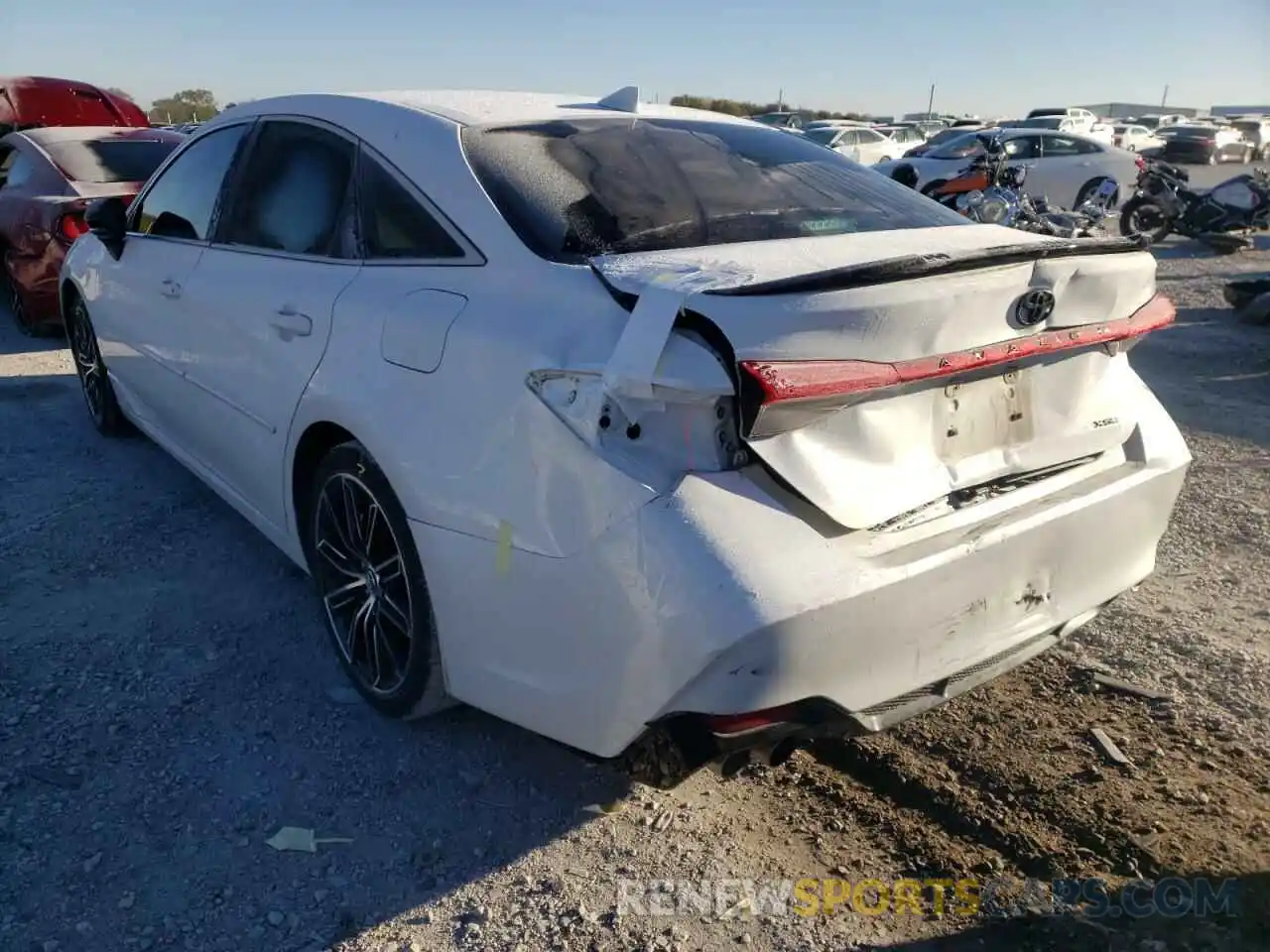 3 Photograph of a damaged car 4T1BZ1FB3KU028623 TOYOTA AVALON 2019