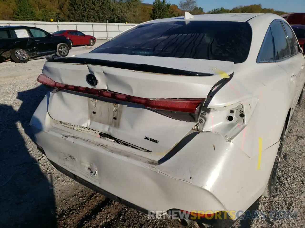 9 Photograph of a damaged car 4T1BZ1FB3KU028623 TOYOTA AVALON 2019