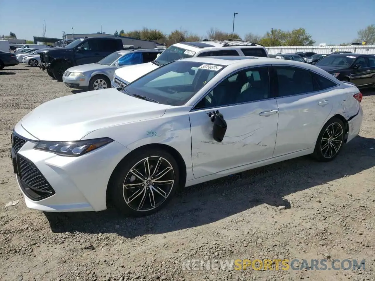 1 Photograph of a damaged car 4T1BZ1FB3KU032963 TOYOTA AVALON 2019
