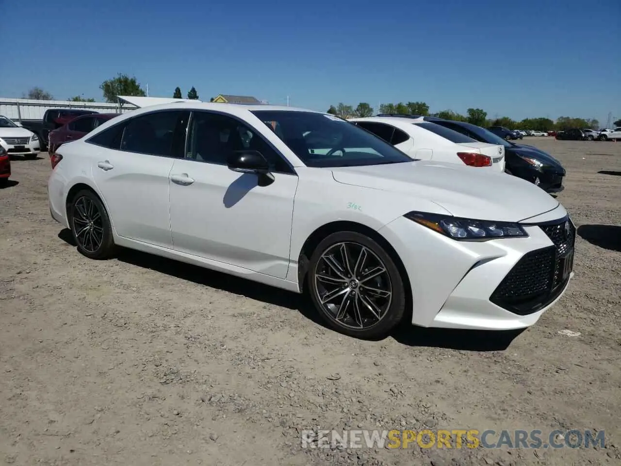 4 Photograph of a damaged car 4T1BZ1FB3KU032963 TOYOTA AVALON 2019