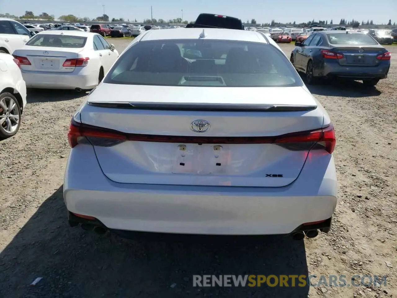6 Photograph of a damaged car 4T1BZ1FB3KU032963 TOYOTA AVALON 2019