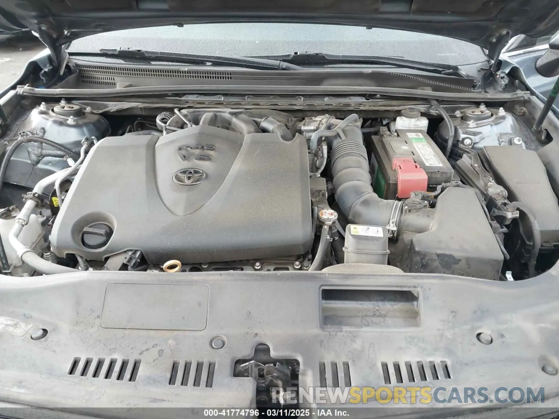10 Photograph of a damaged car 4T1BZ1FB3KU033885 TOYOTA AVALON 2019