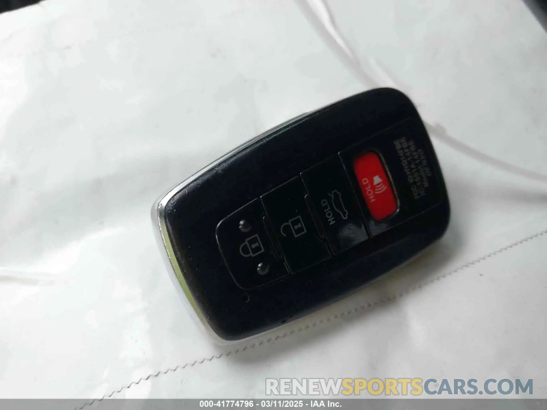 11 Photograph of a damaged car 4T1BZ1FB3KU033885 TOYOTA AVALON 2019