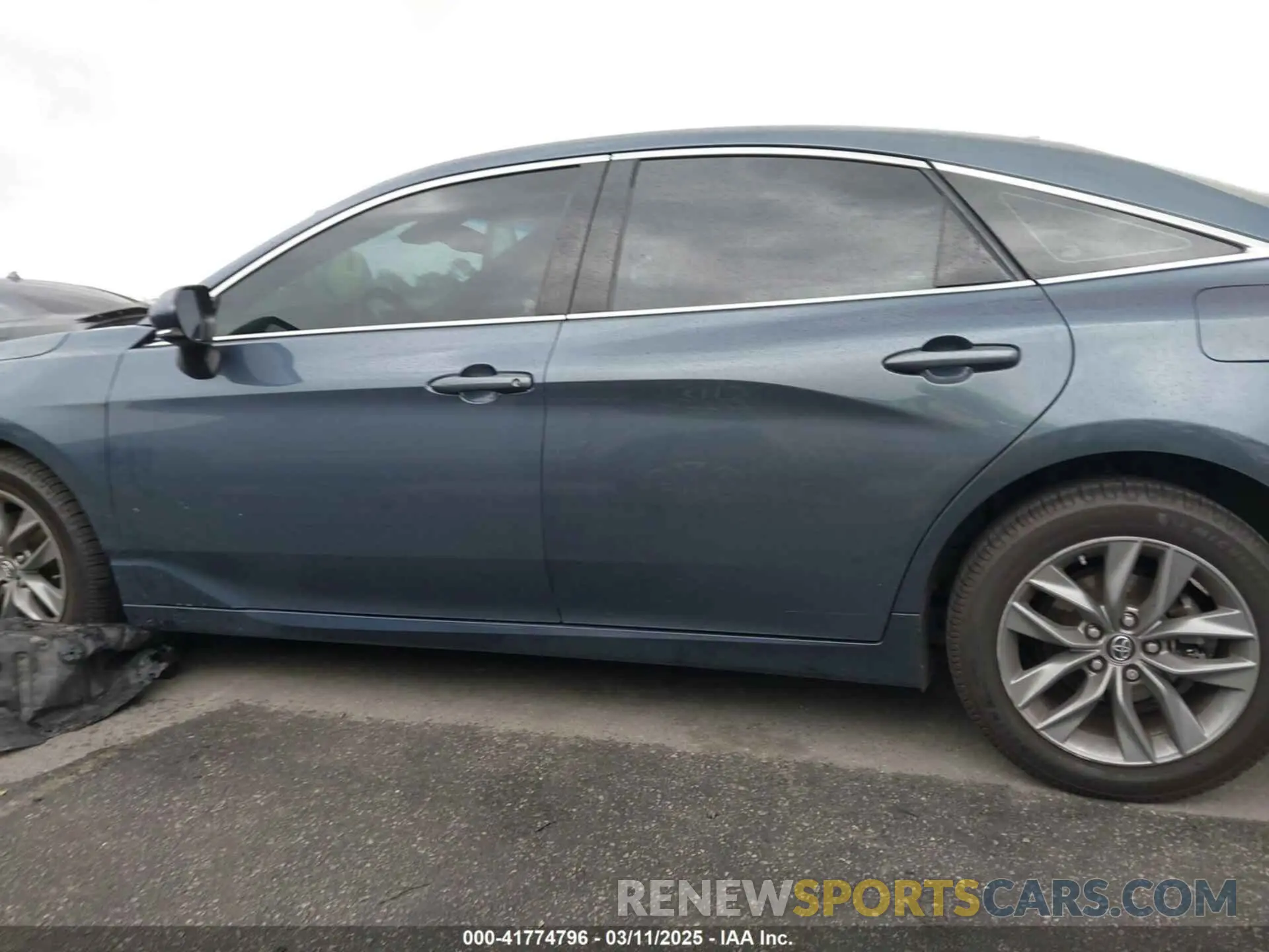 14 Photograph of a damaged car 4T1BZ1FB3KU033885 TOYOTA AVALON 2019