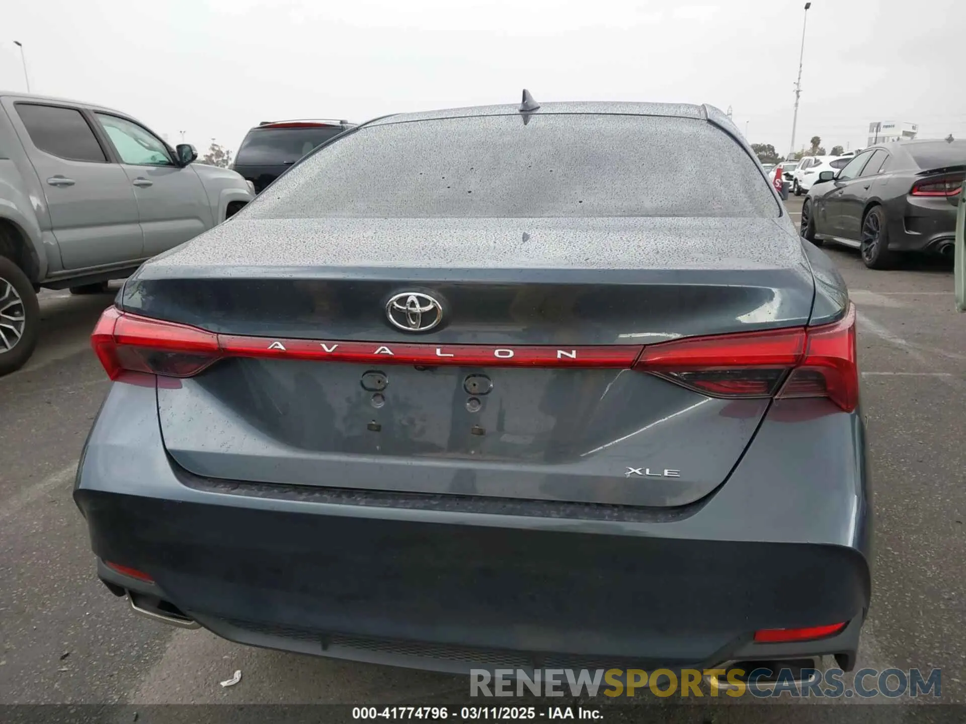 16 Photograph of a damaged car 4T1BZ1FB3KU033885 TOYOTA AVALON 2019