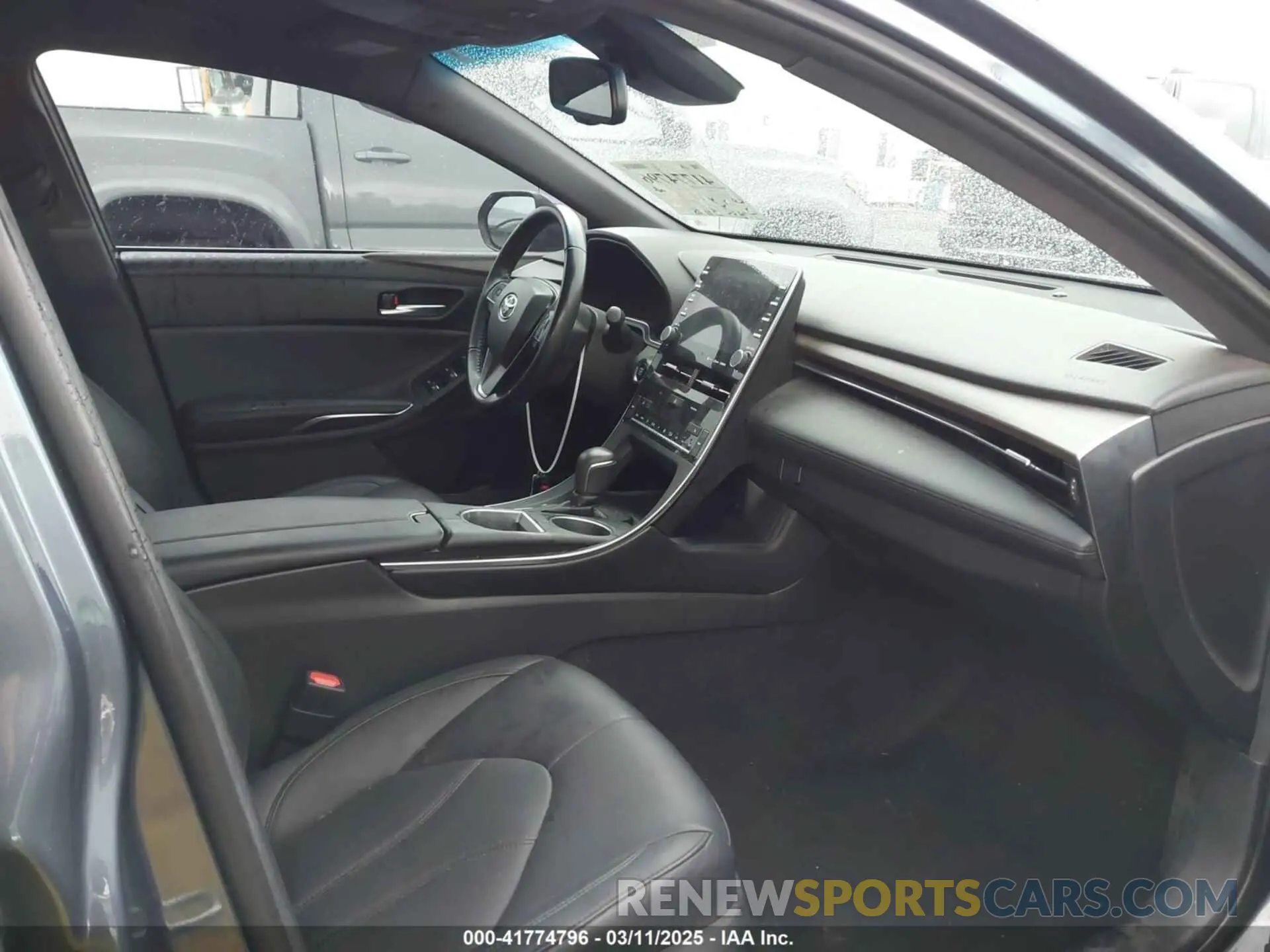 5 Photograph of a damaged car 4T1BZ1FB3KU033885 TOYOTA AVALON 2019