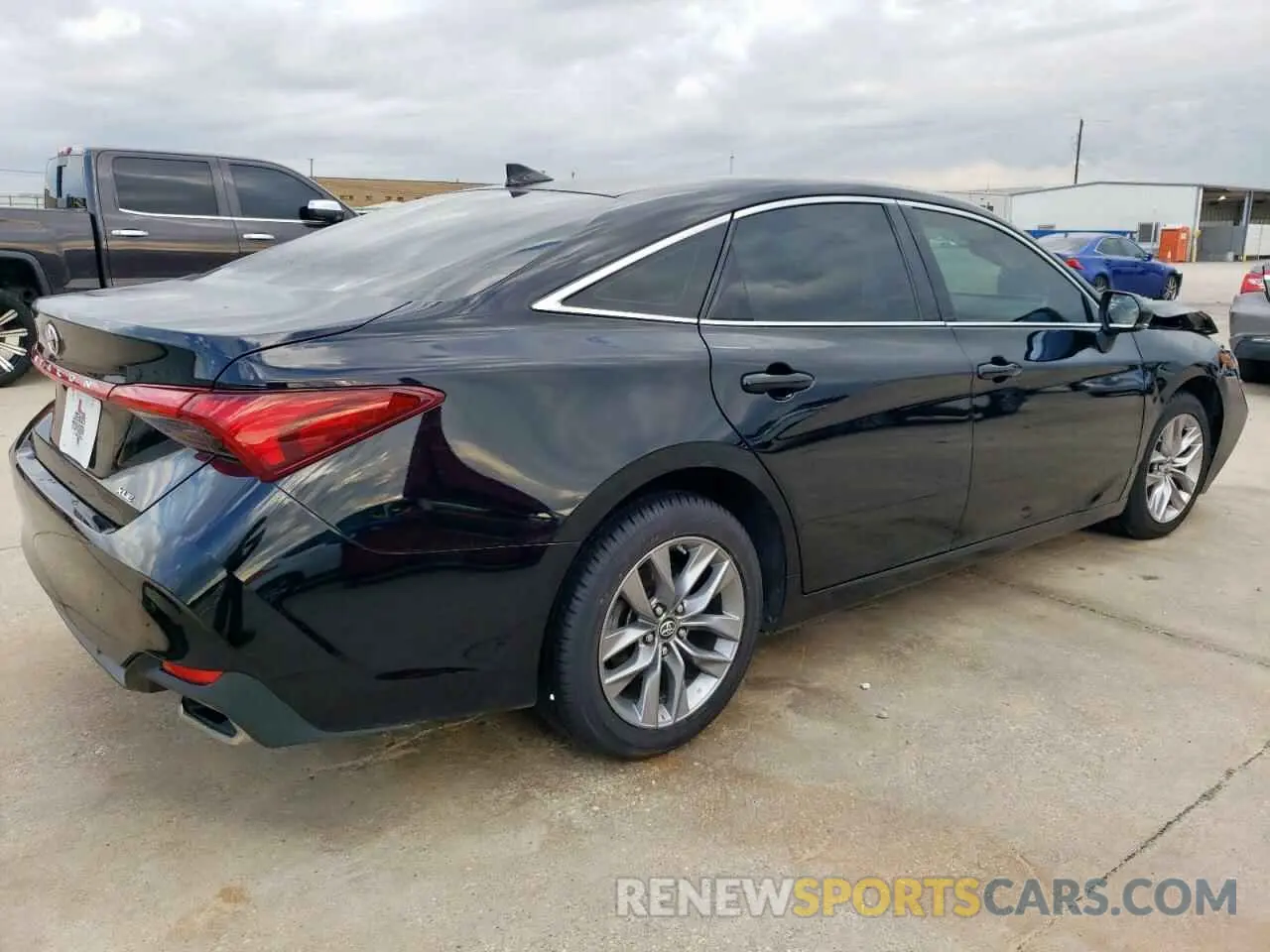 3 Photograph of a damaged car 4T1BZ1FB3KU036897 TOYOTA AVALON 2019