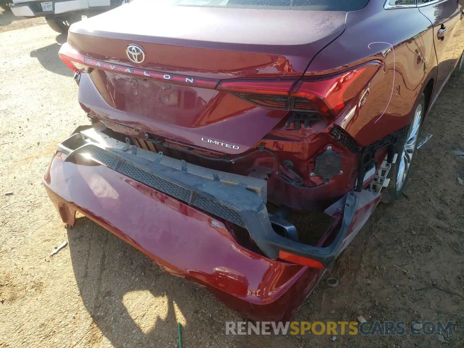 9 Photograph of a damaged car 4T1BZ1FB4KU003388 TOYOTA AVALON 2019