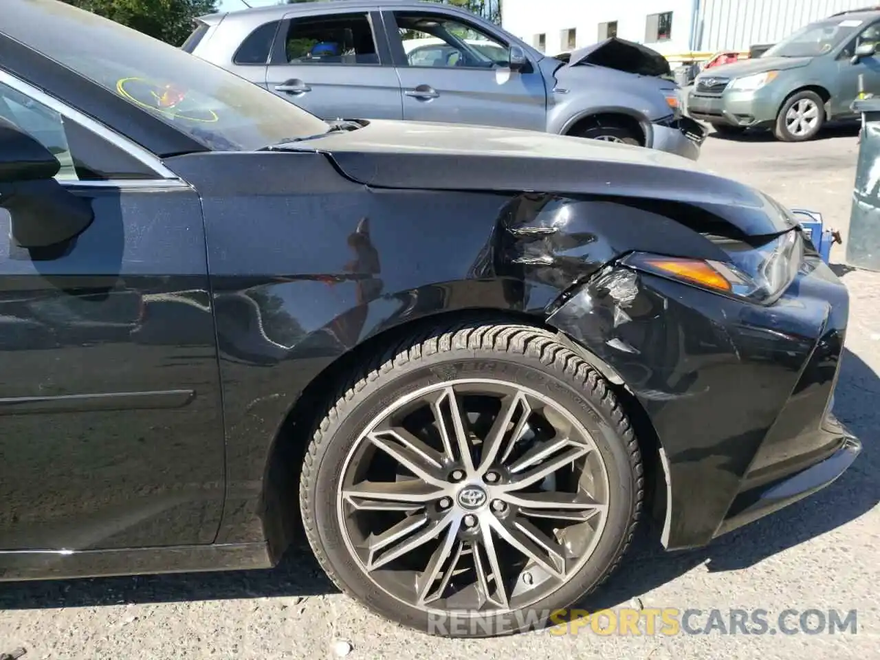 9 Photograph of a damaged car 4T1BZ1FB4KU009451 TOYOTA AVALON 2019