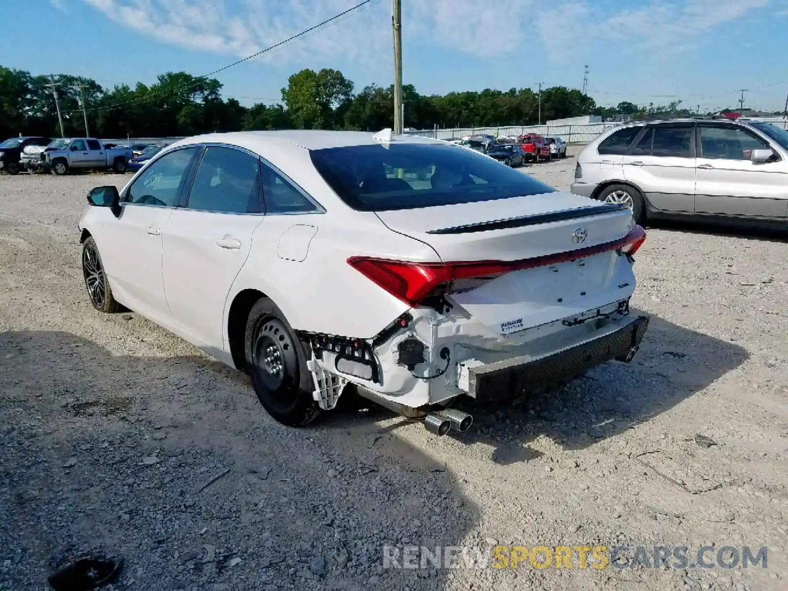 3 Photograph of a damaged car 4T1BZ1FB4KU015136 TOYOTA AVALON 2019