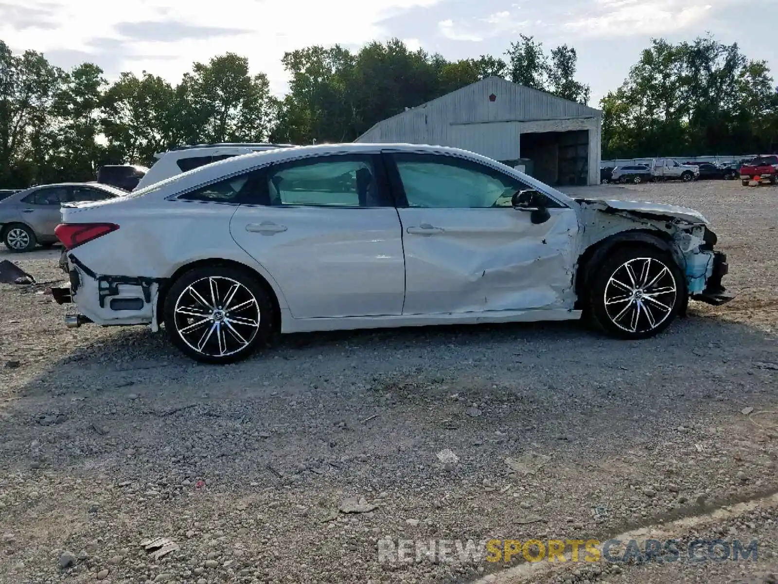 9 Photograph of a damaged car 4T1BZ1FB4KU015136 TOYOTA AVALON 2019