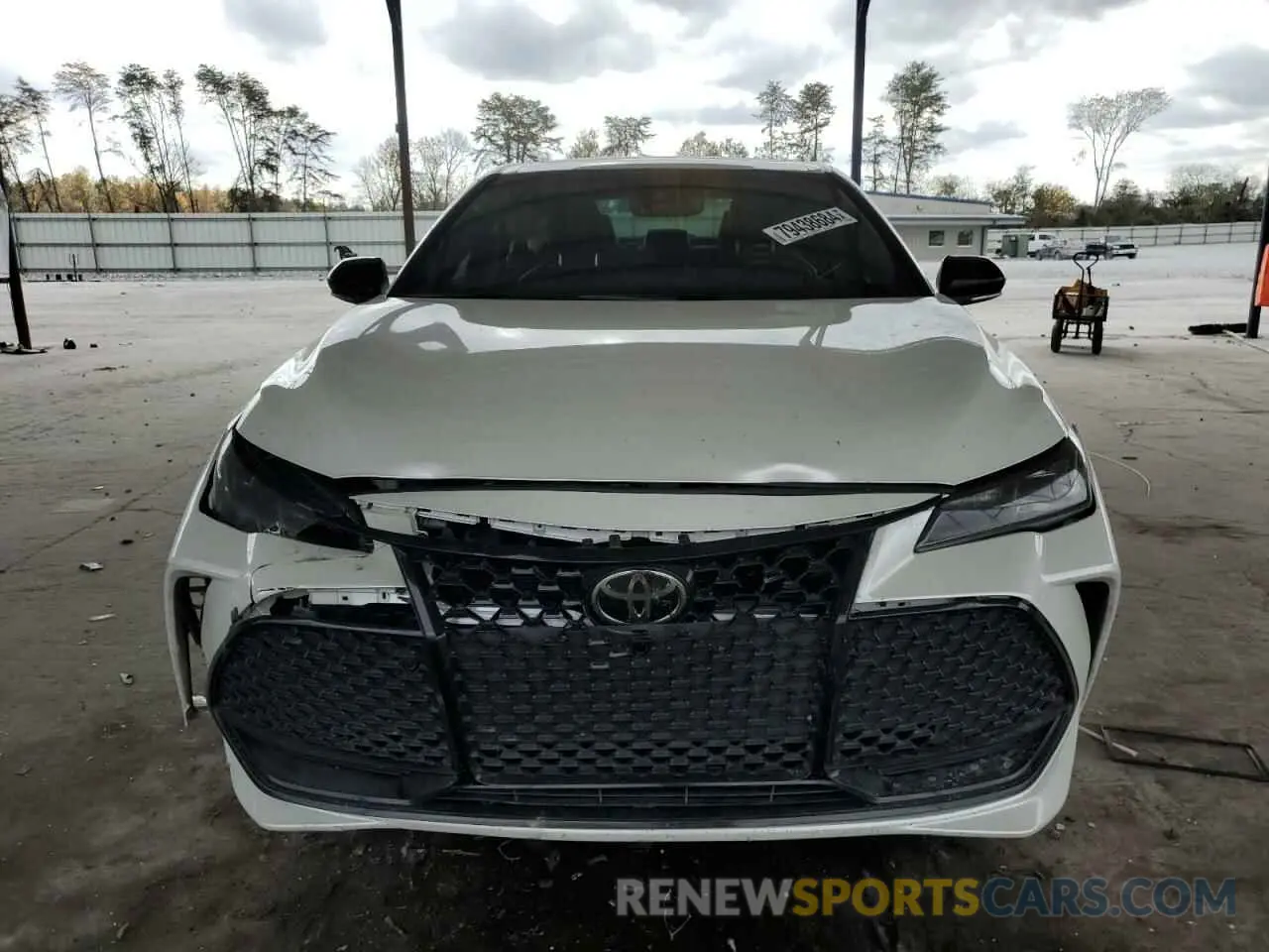 5 Photograph of a damaged car 4T1BZ1FB4KU023480 TOYOTA AVALON 2019