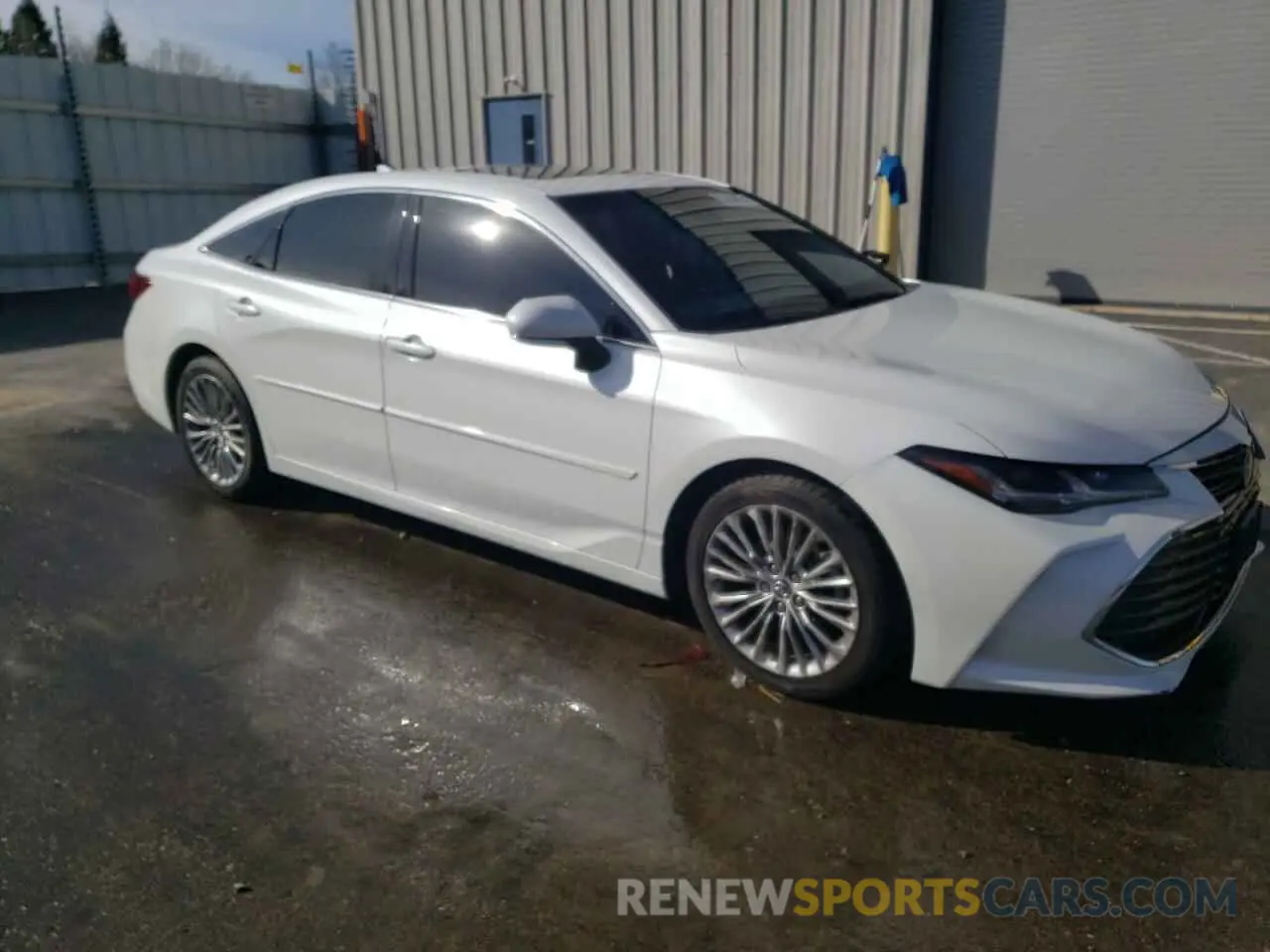 4 Photograph of a damaged car 4T1BZ1FB4KU026511 TOYOTA AVALON 2019