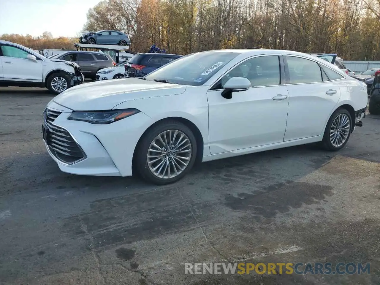 1 Photograph of a damaged car 4T1BZ1FB4KU028744 TOYOTA AVALON 2019