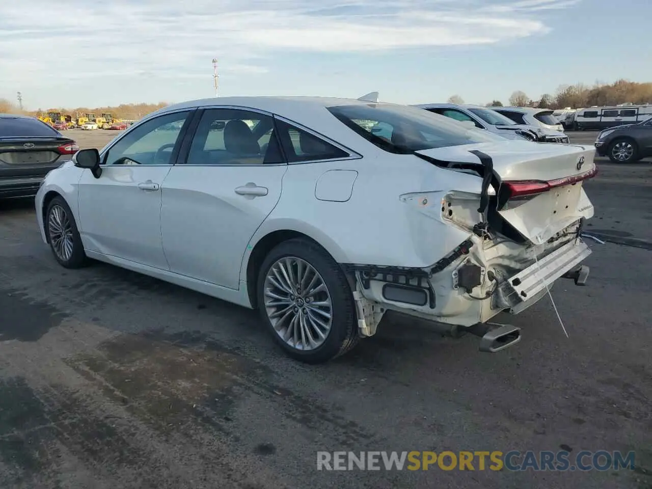 2 Photograph of a damaged car 4T1BZ1FB4KU028744 TOYOTA AVALON 2019