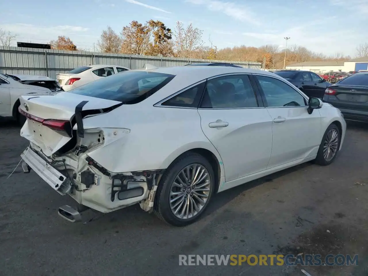 3 Photograph of a damaged car 4T1BZ1FB4KU028744 TOYOTA AVALON 2019