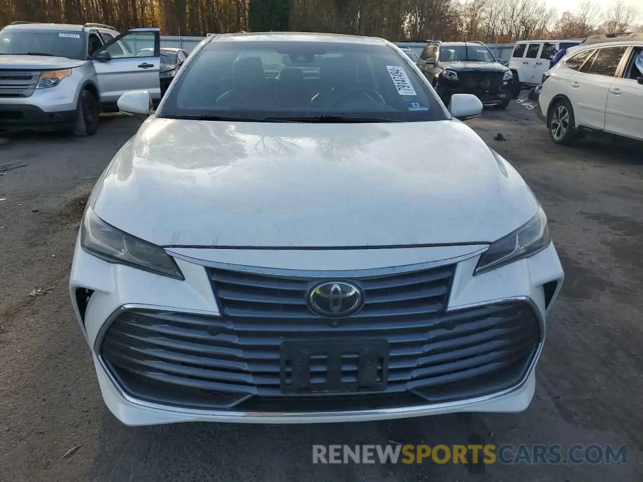5 Photograph of a damaged car 4T1BZ1FB4KU028744 TOYOTA AVALON 2019