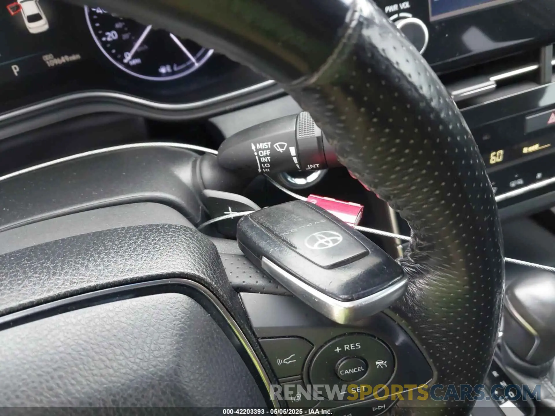 11 Photograph of a damaged car 4T1BZ1FB4KU032065 TOYOTA AVALON 2019