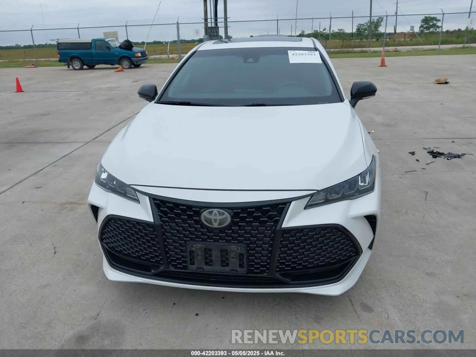 12 Photograph of a damaged car 4T1BZ1FB4KU032065 TOYOTA AVALON 2019