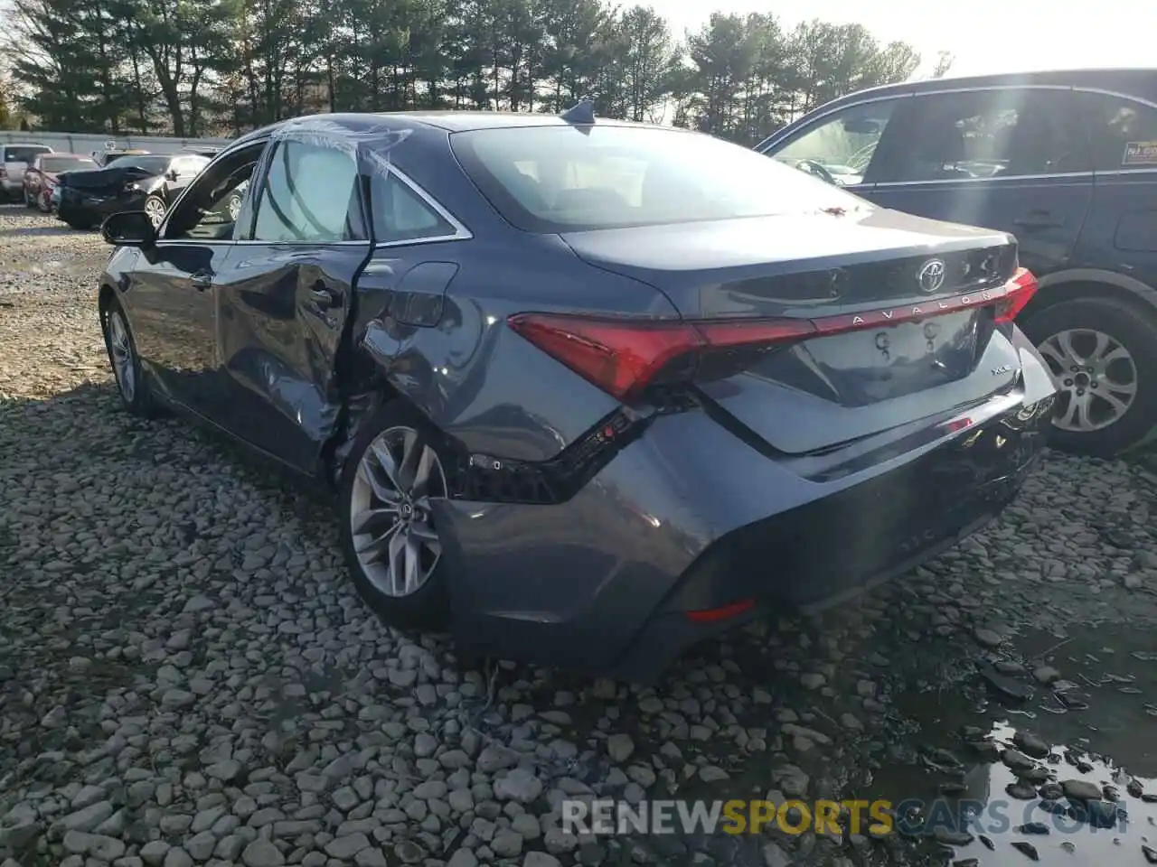 3 Photograph of a damaged car 4T1BZ1FB4KU033216 TOYOTA AVALON 2019