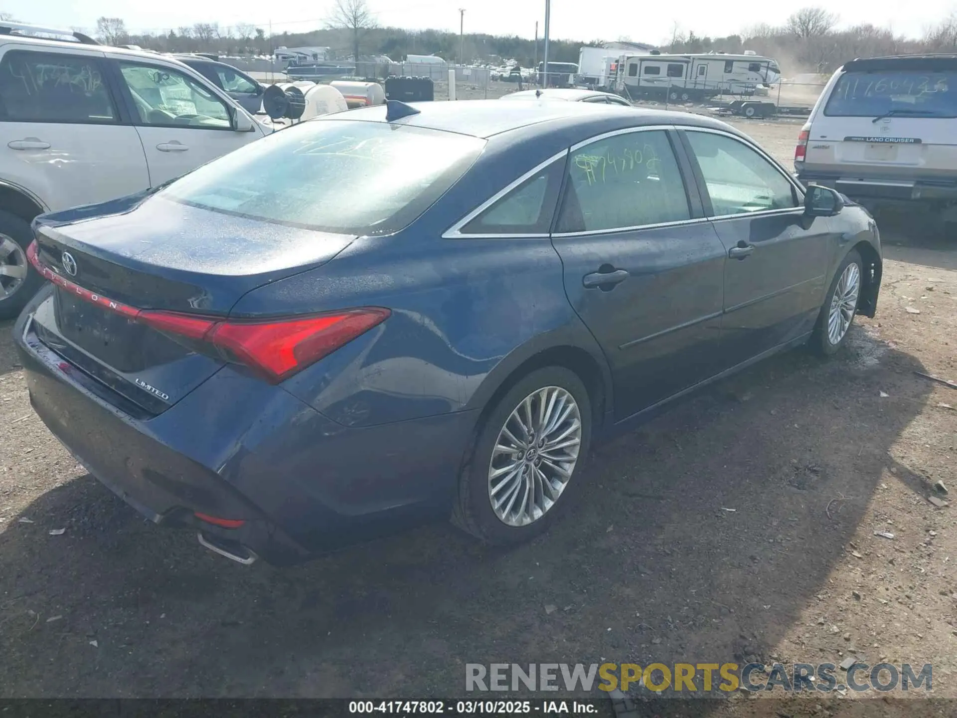 4 Photograph of a damaged car 4T1BZ1FB4KU034320 TOYOTA AVALON 2019