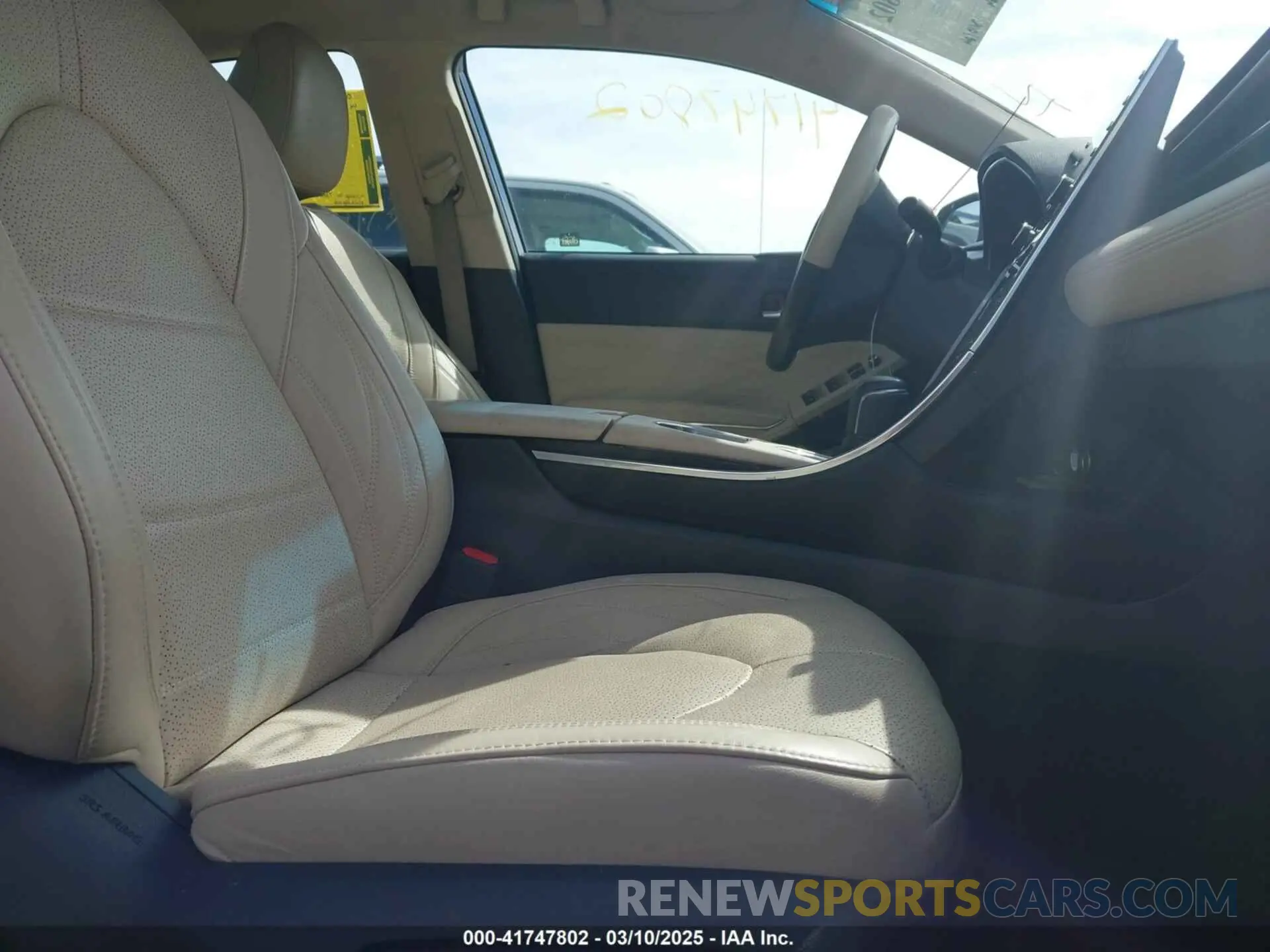 5 Photograph of a damaged car 4T1BZ1FB4KU034320 TOYOTA AVALON 2019