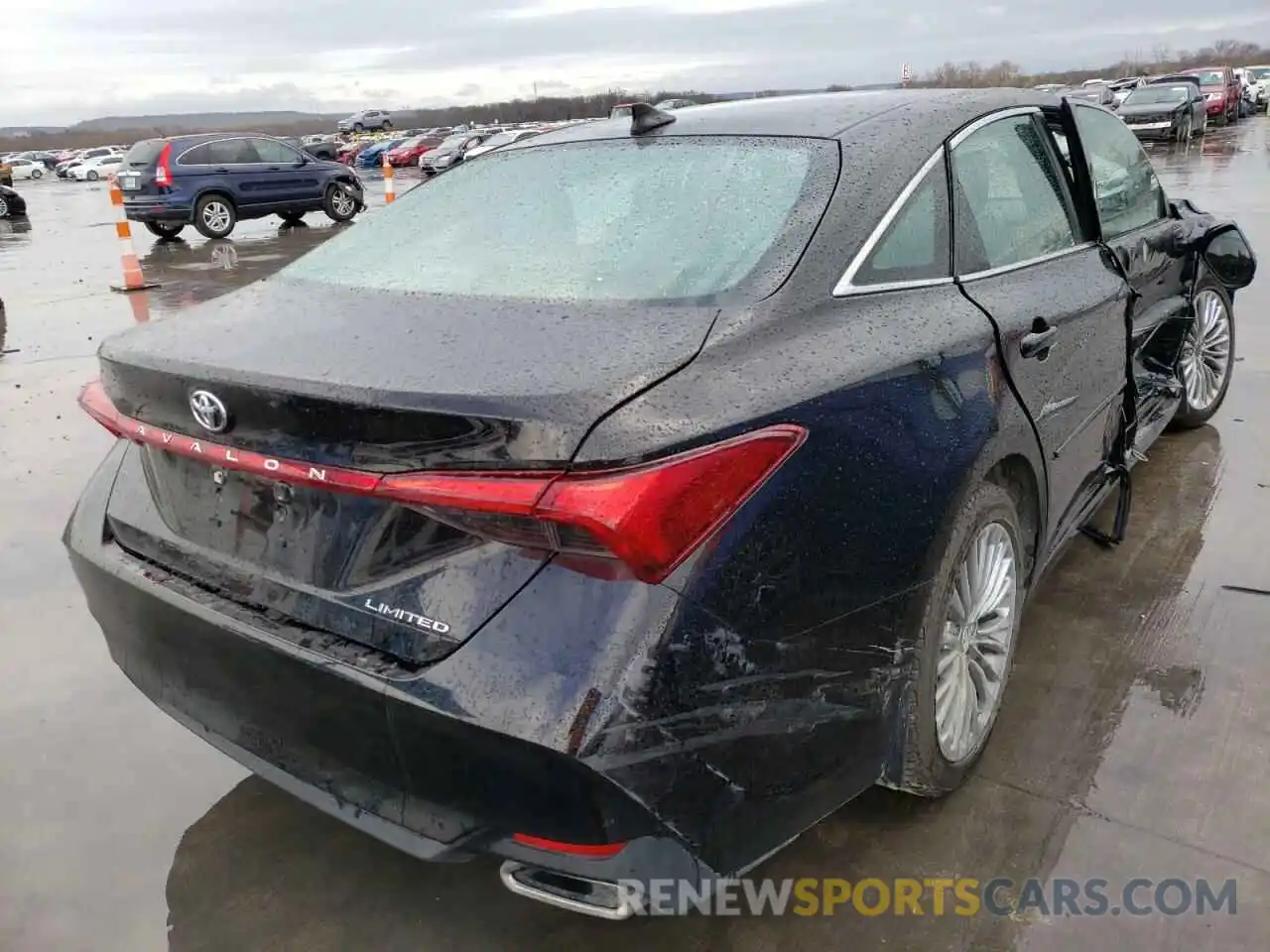 4 Photograph of a damaged car 4T1BZ1FB4KU035709 TOYOTA AVALON 2019